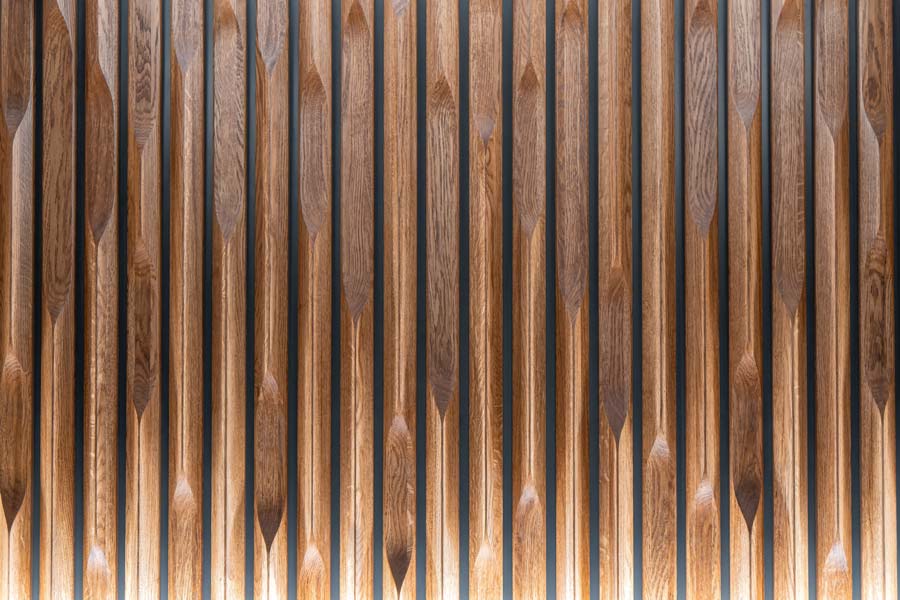 Holzfassade Massivholz mit Struktur - Plansecure Safe-Homes